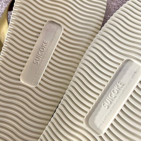 Suicoke Gold Strap Flip Flops 4 - Picture 9 of 14